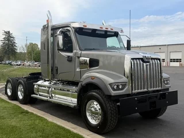 2027 Western Star 49X - Sleeper