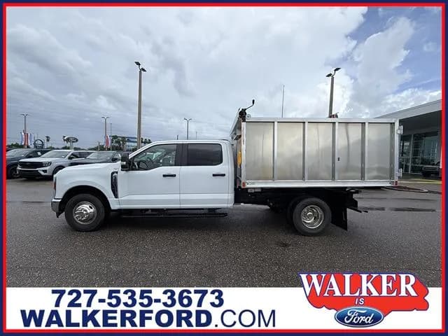 2026 Ford F-350 Crew Cab - Flatbed