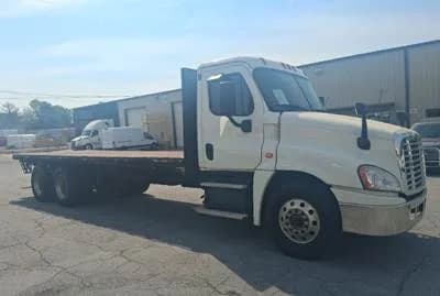2018 Freightliner CASCADIA - Flatbed