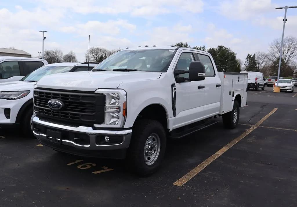 2026 Ford F-350 Crew Cab - Service