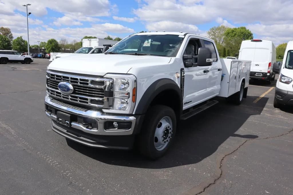 2026 Ford F-550 Crew Cab - Service