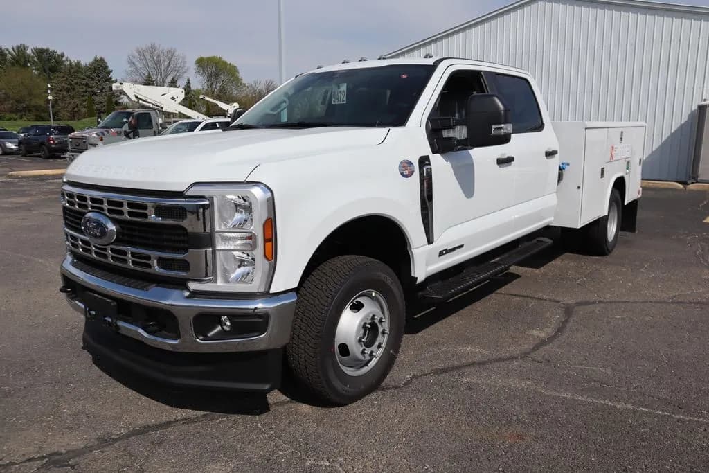 2026 Ford F-350 Crew Cab - Service