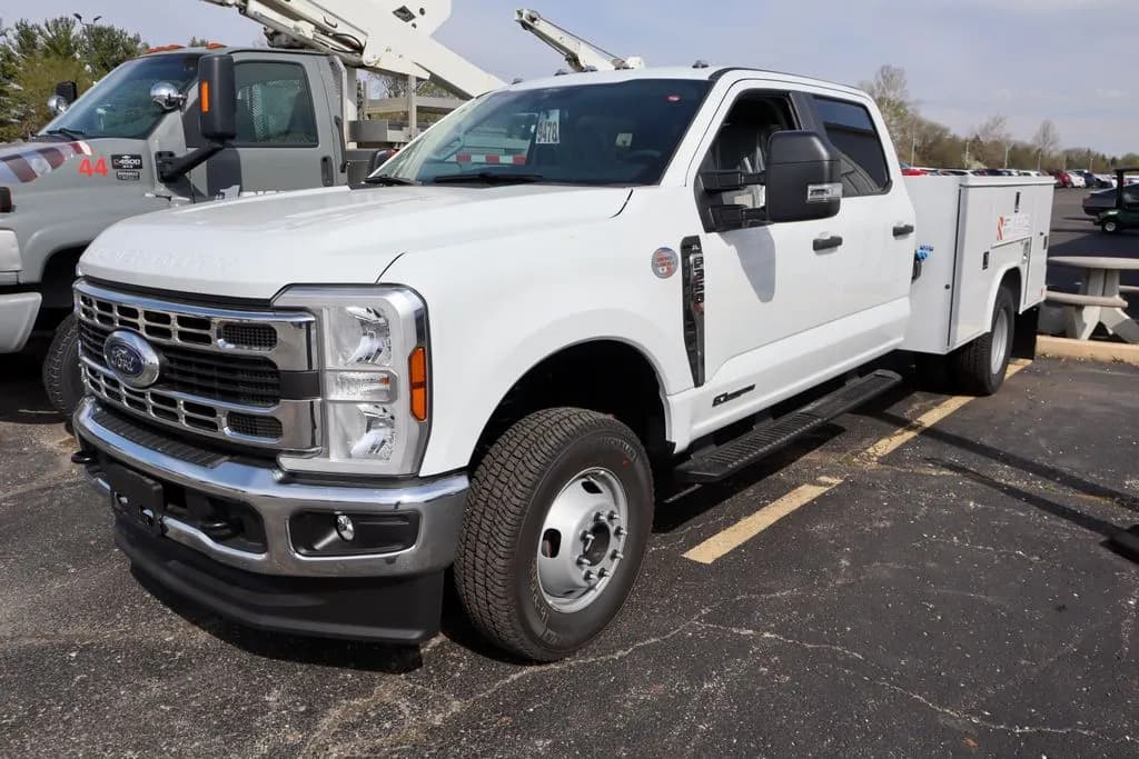 2026 Ford F-350 Crew Cab - Service