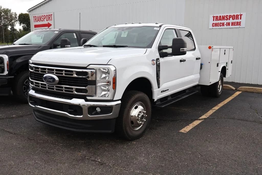 2026 Ford F-350 Crew Cab - Chassis
