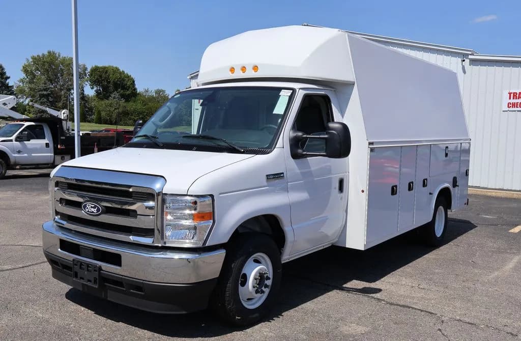 2027 Ford E-350 - Box