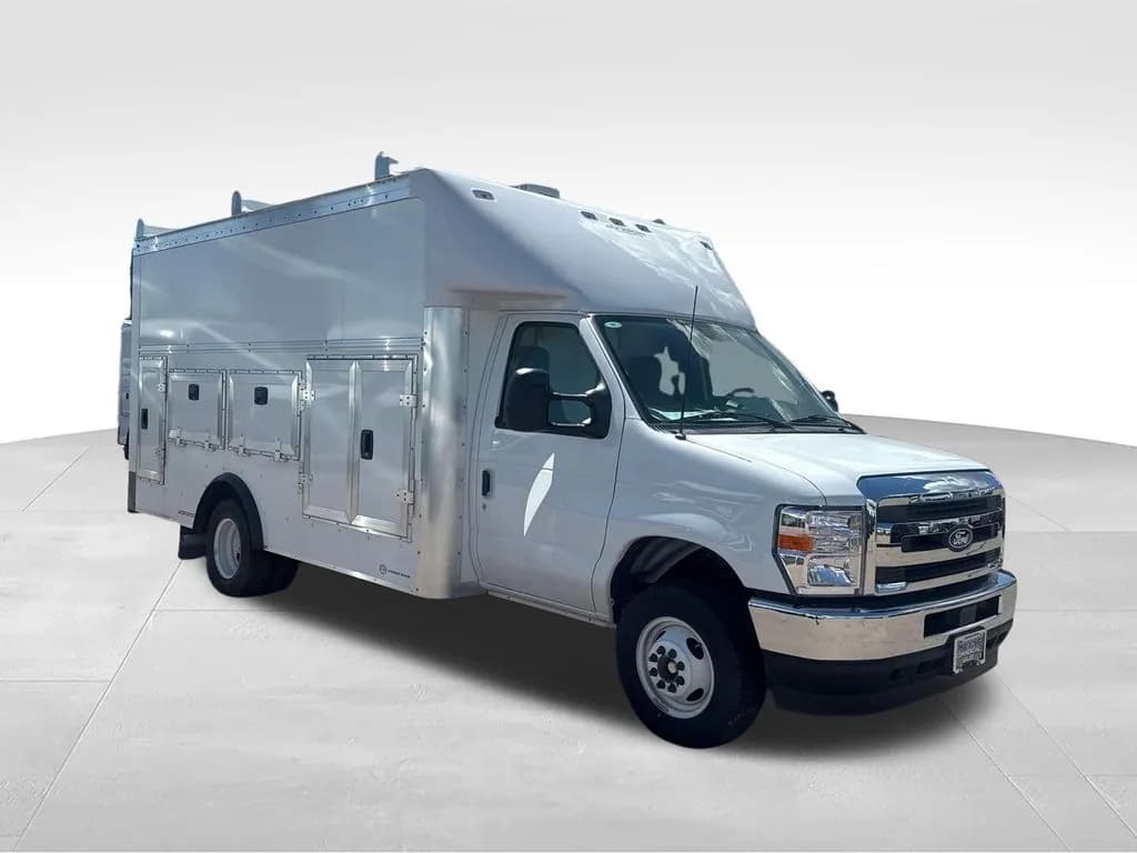 2027 Ford E-450 - Box