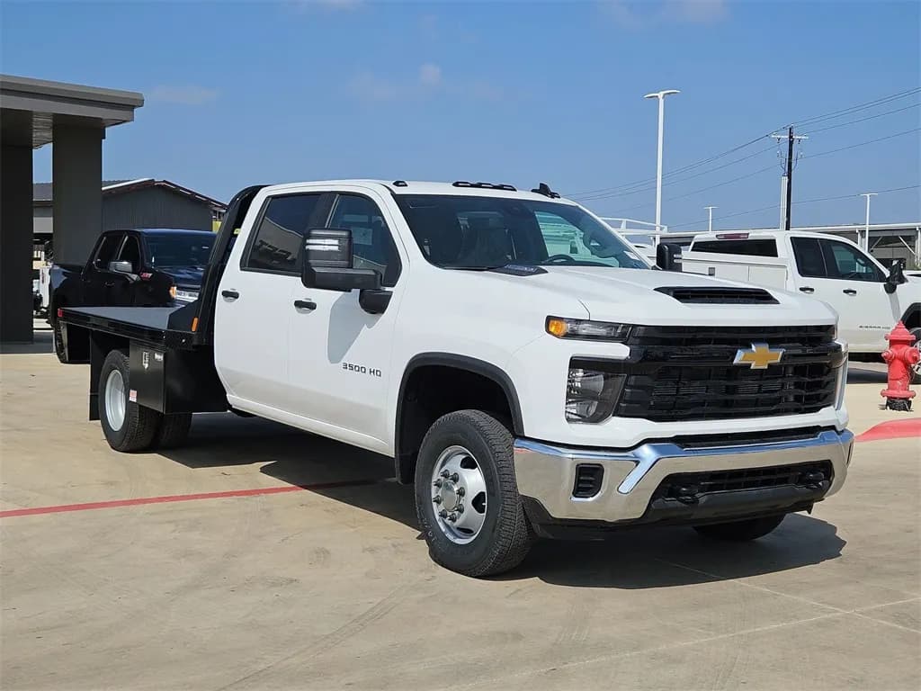 2026 Chevrolet Silverado 3500 Crew Cab - Flatbed