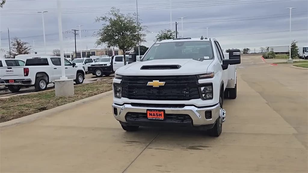 2025 Chevrolet Silverado 3500 Crew Cab - Service