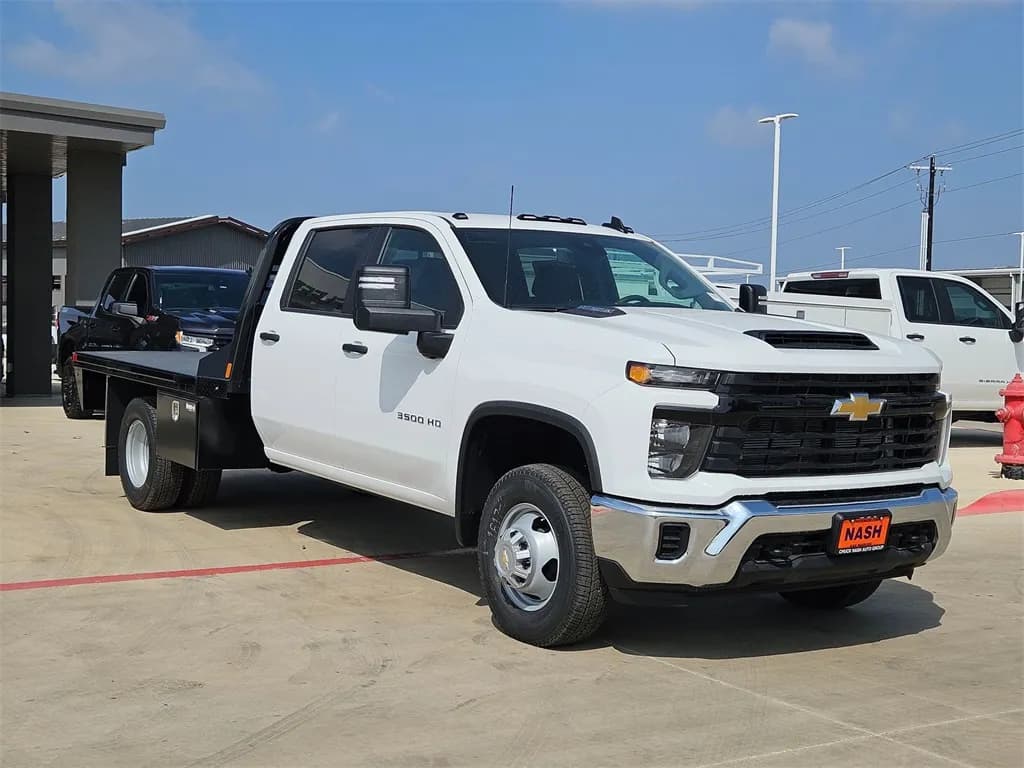 2026 Chevrolet Silverado 3500 Crew Cab - Flatbed