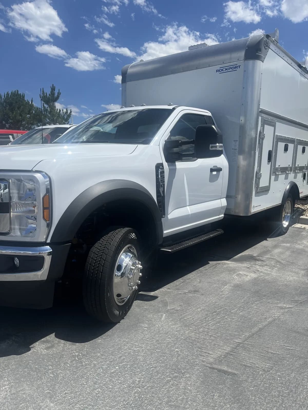2025 Ford F-550 - Box