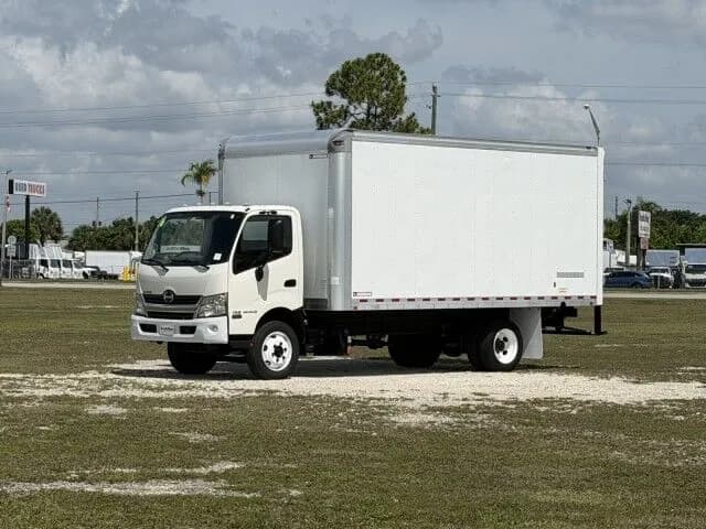 2018 Hino 195 - Box