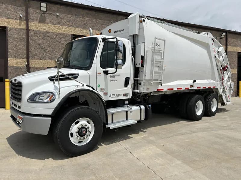 2025 Freightliner M2 106 - Garbage