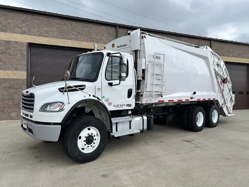 2025 Freightliner M2 106 - Garbage