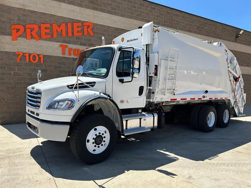2025 Freightliner M2 106 - Garbage