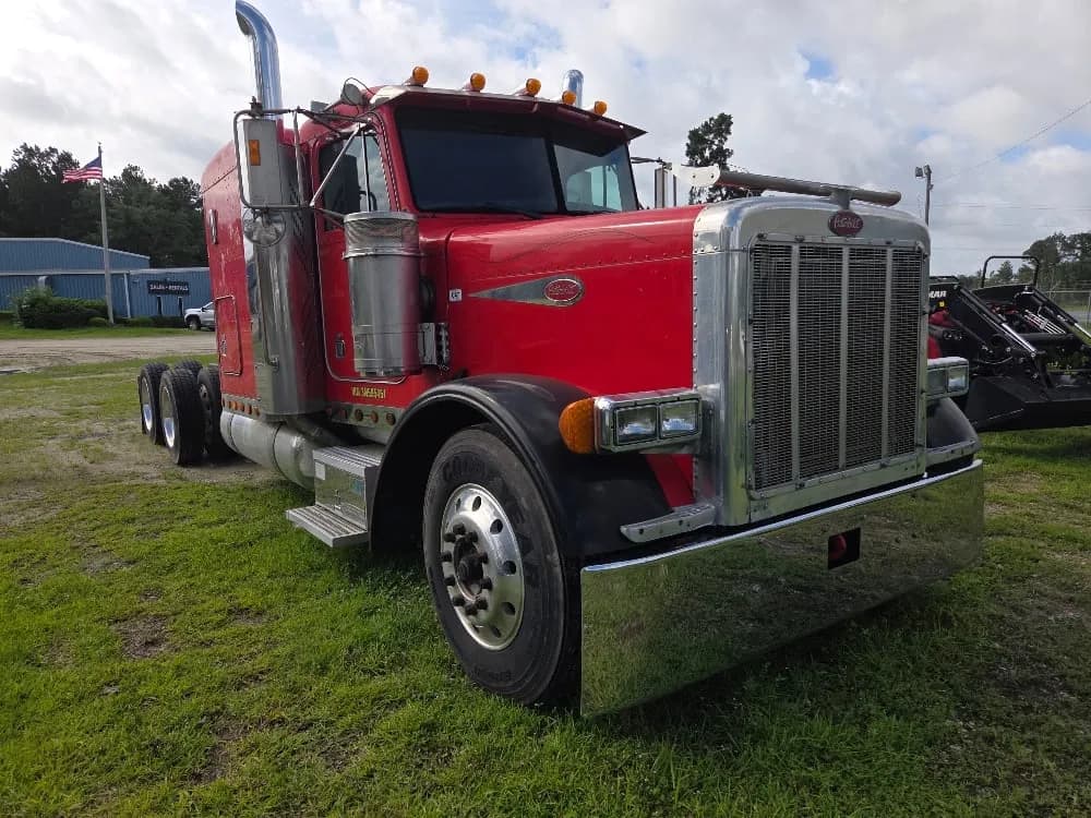 2003 Peterbilt 379 - Sleeper