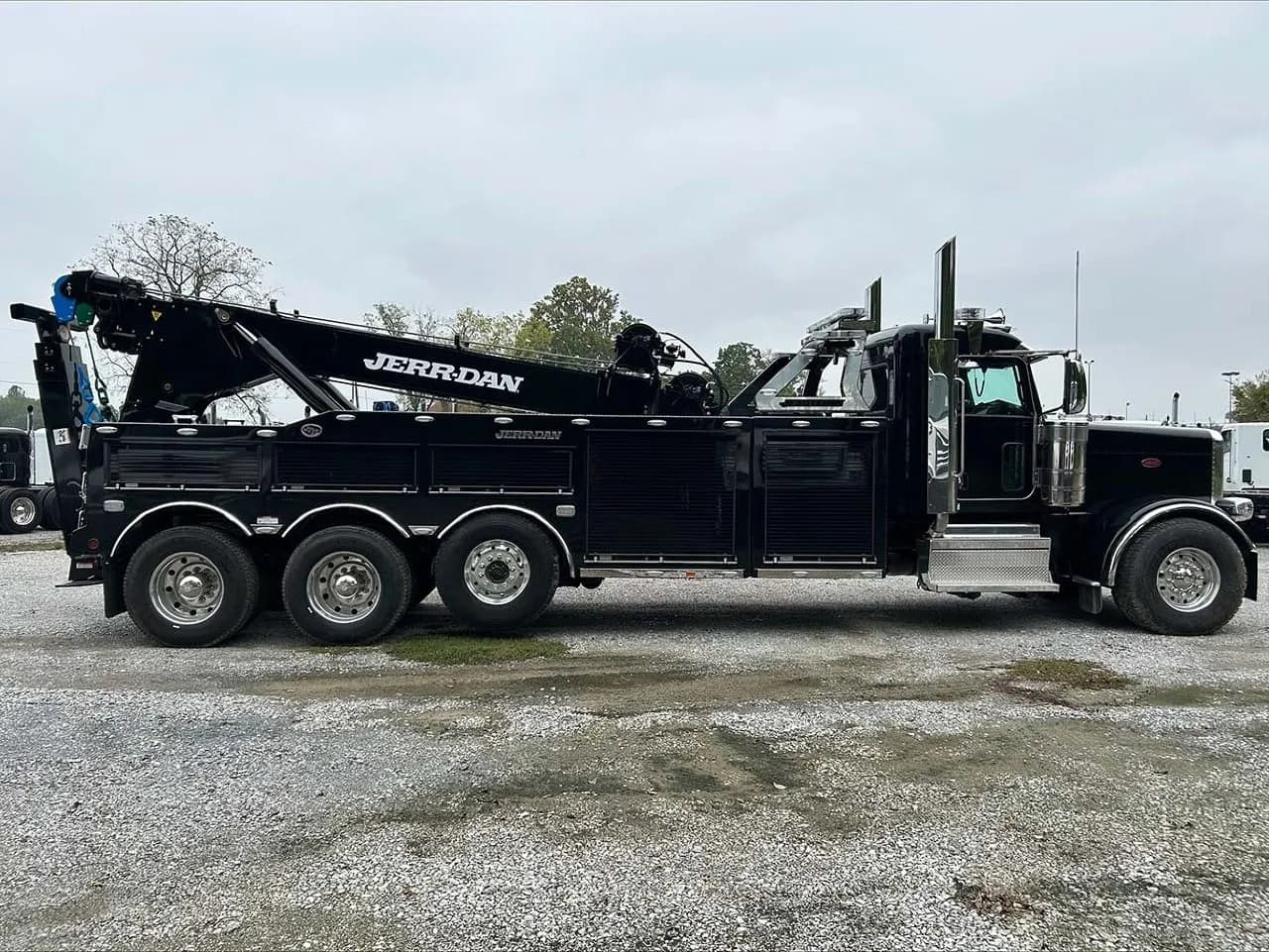 2024 Peterbilt 389 - Tow