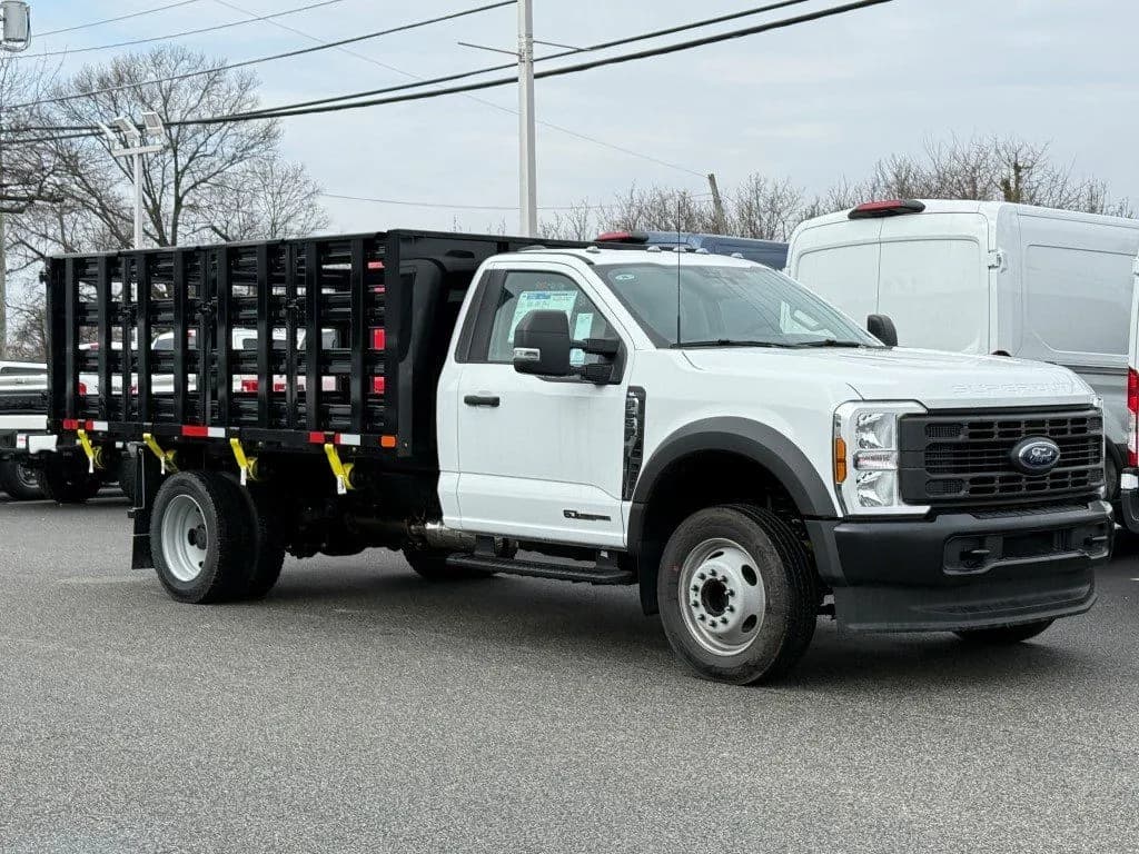 2025 Ford F-550 - Stake