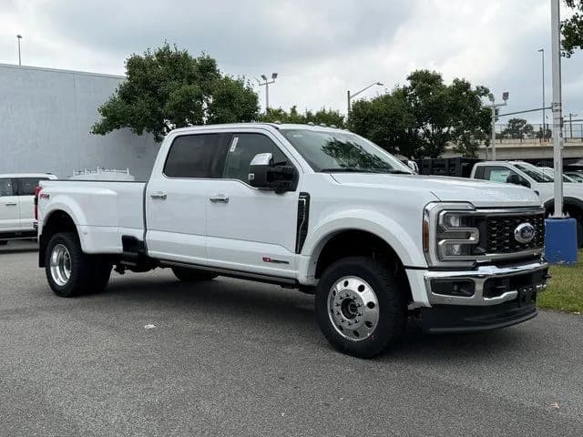 2026 Ford F-450 Crew Cab - Pickup