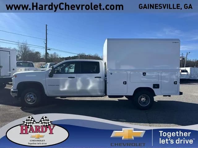 2025 Chevrolet Silverado 3500 Crew Cab - Service
