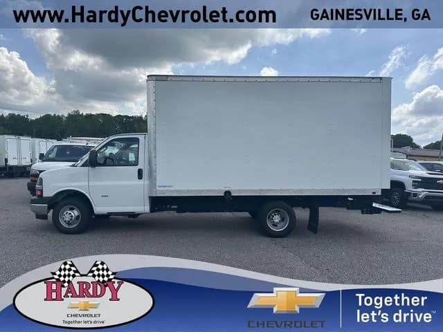 2024 Chevrolet Express 3500 - Box