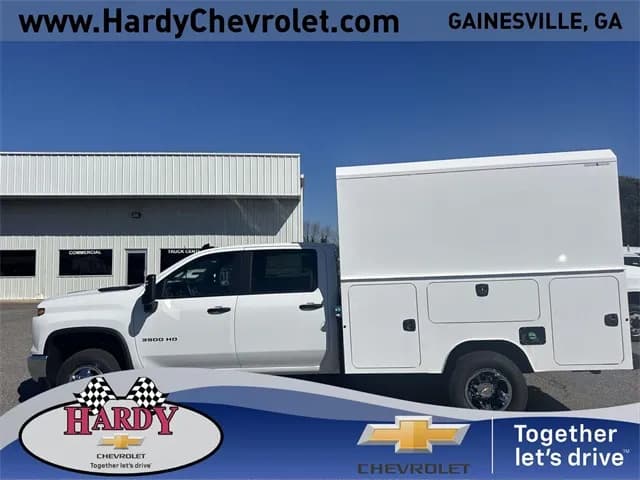 2025 Chevrolet Silverado 3500 Crew Cab - Service