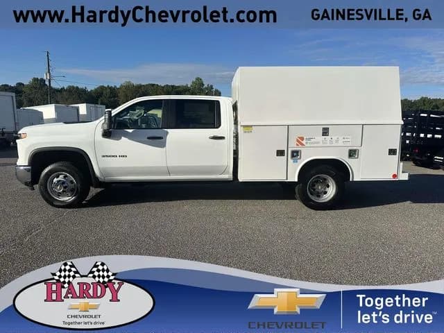 2025 Chevrolet Silverado 3500 Crew Cab - Service