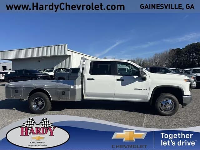 2025 Chevrolet Silverado 3500 Crew Cab - Flatbed