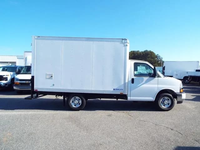 2024 Chevrolet Express 3500 - Box