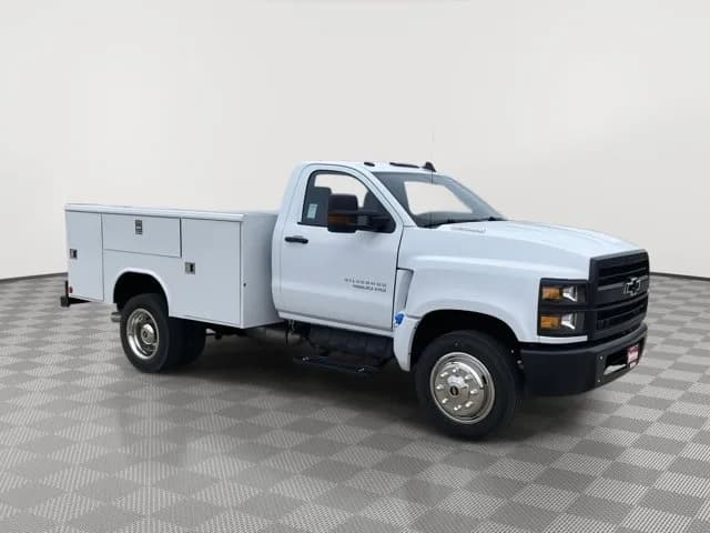 2023 Chevrolet Silverado 4500 - Service