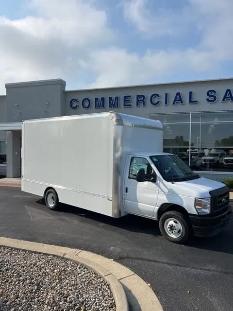 2025 Ford E-450 - Box