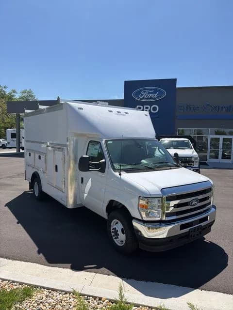 2026 Ford E-450 - Service