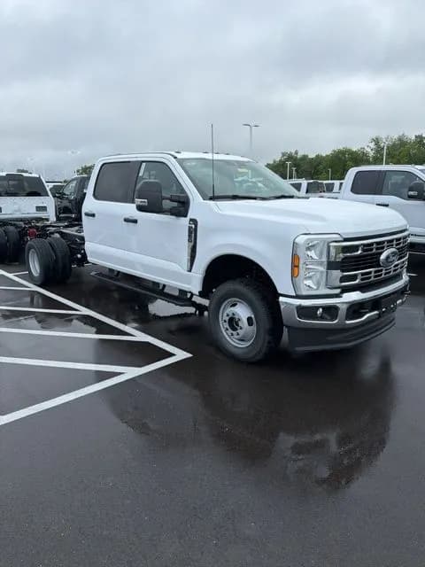 2026 Ford F-350 Crew Cab - Chassis