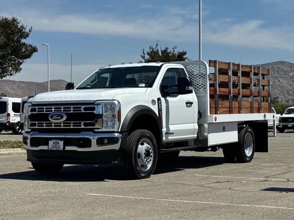2026 Ford F-450 - Stake