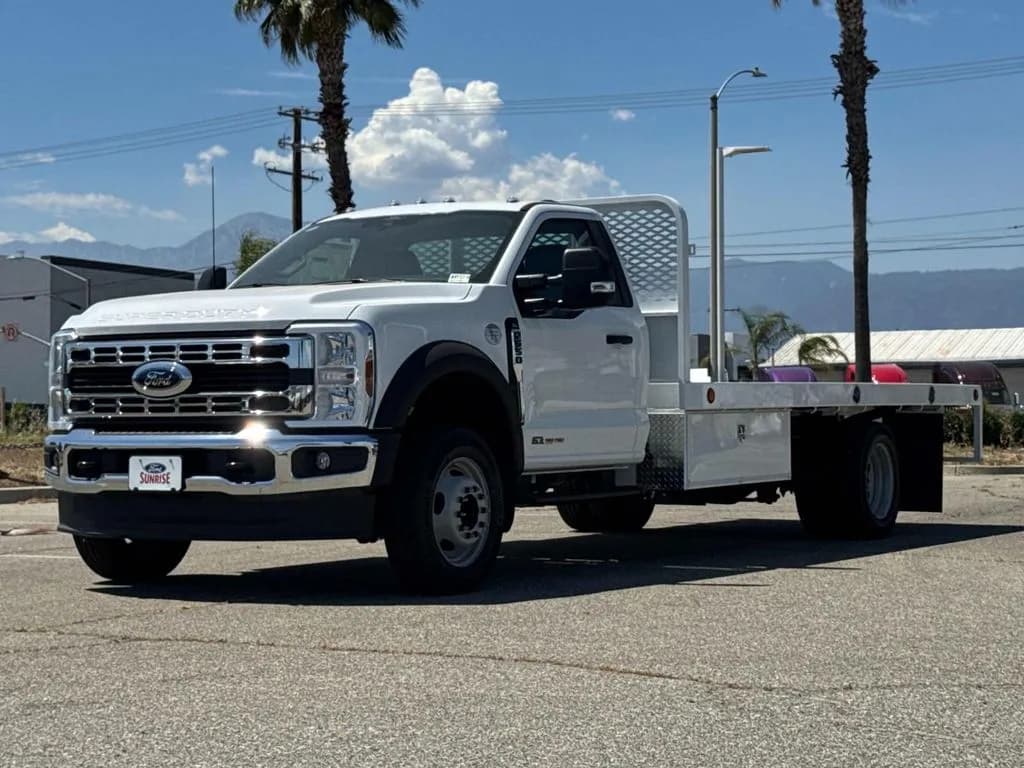 2026 Ford F-550 - Stake