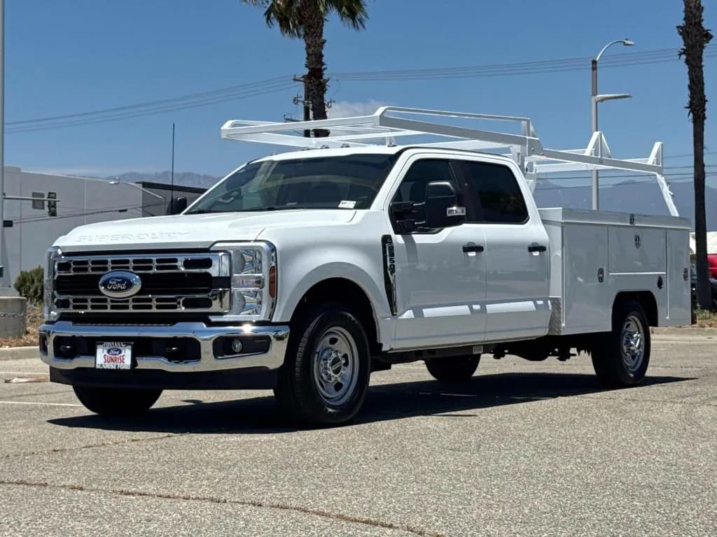 2026 Ford F-350 Crew Cab - Service