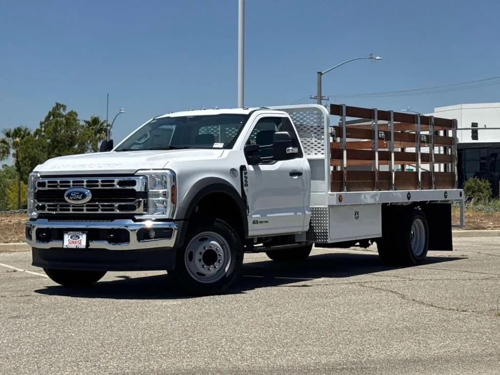 2026 Ford F-550 - Stake