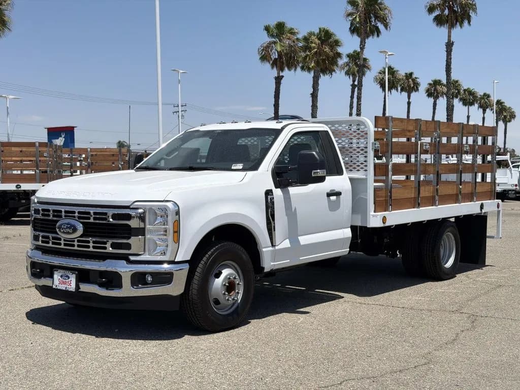 2026 Ford F-350 - Stake