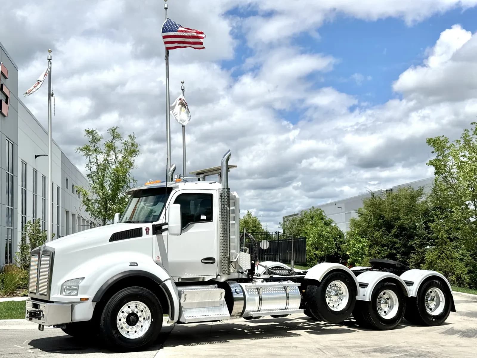 2020 Kenworth T880 - Day Cab