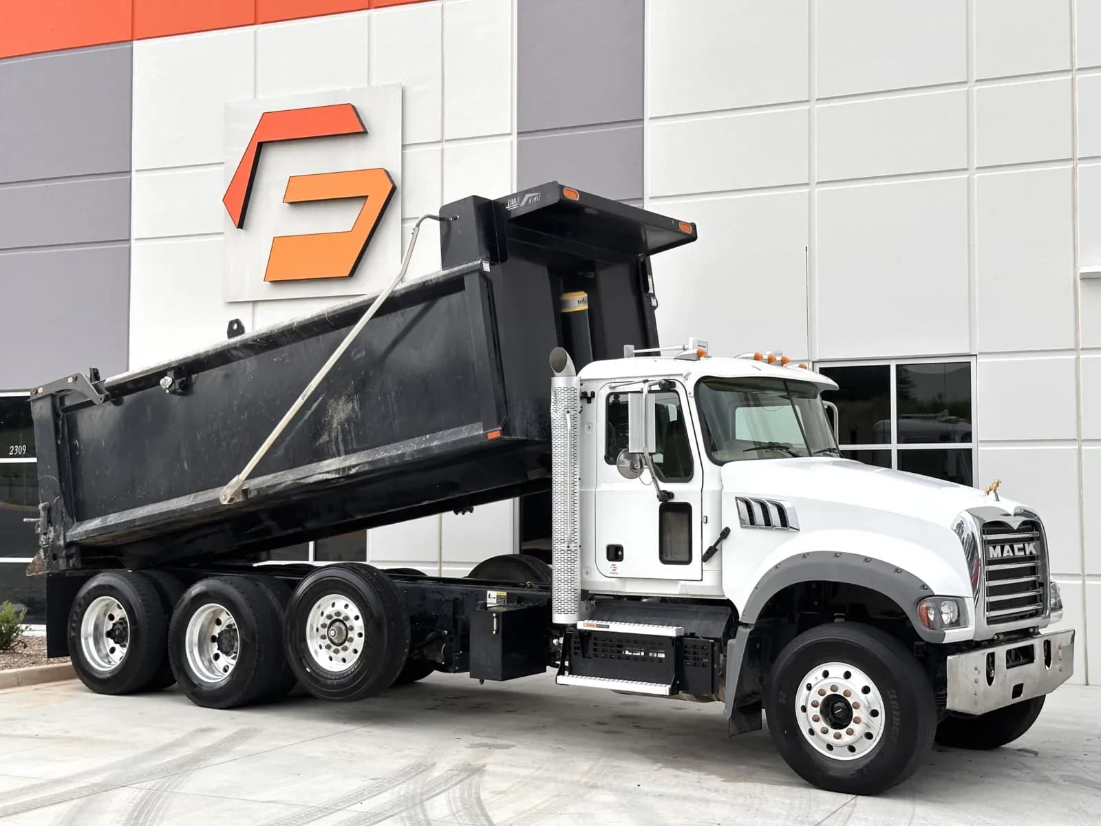 2023 Mack GR84F - Dump