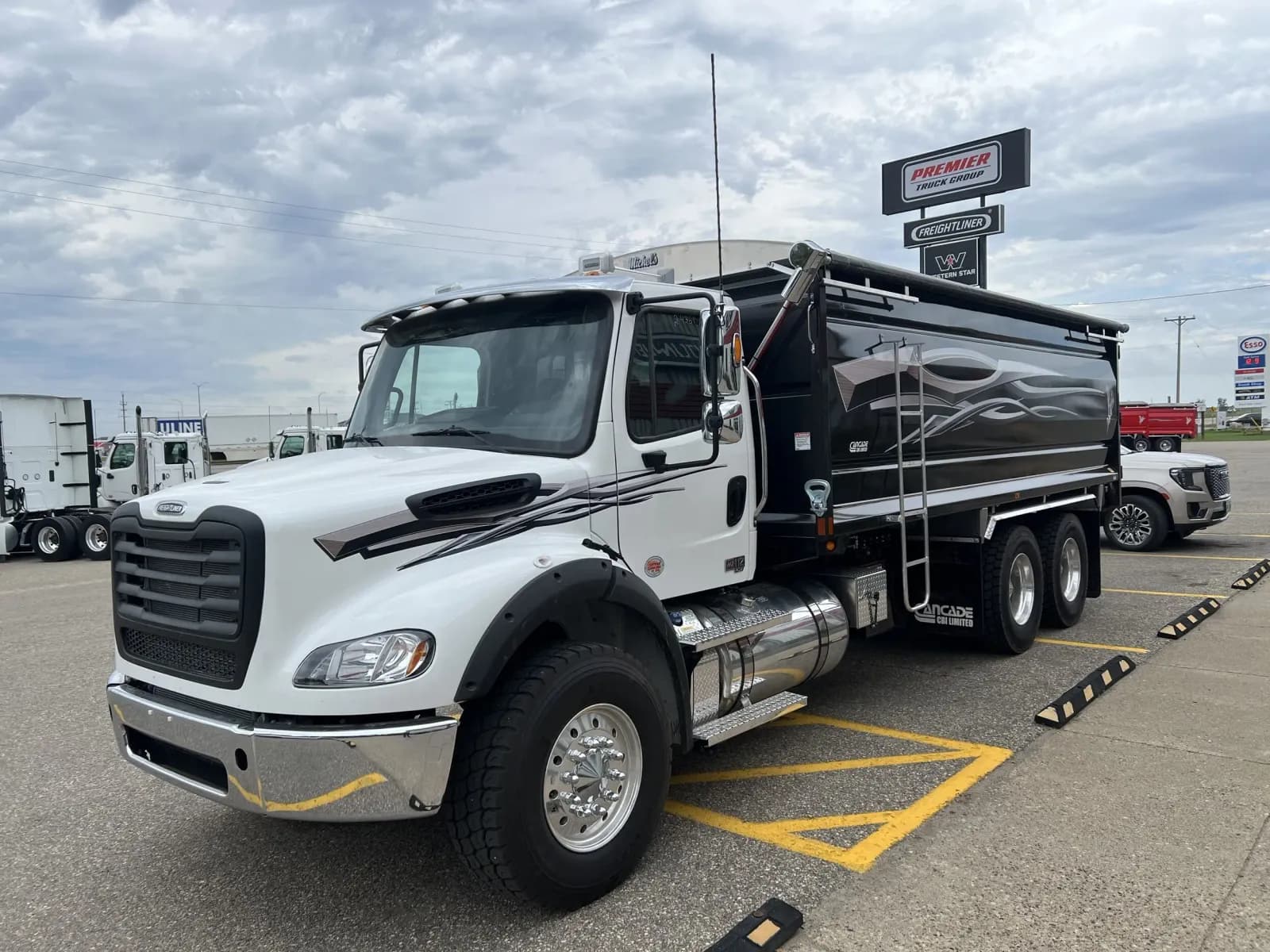 2026 Freightliner M2 112