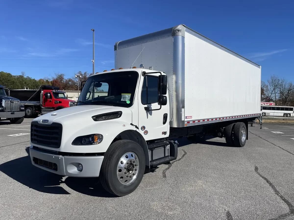 2026 Freightliner M2 106 - Box
