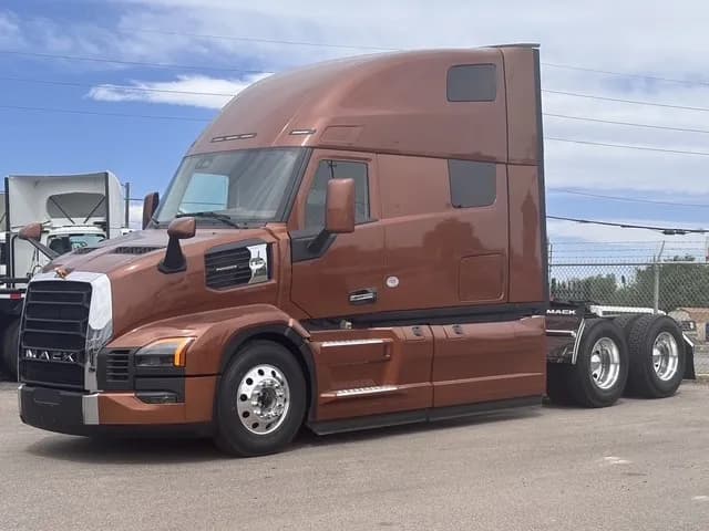 2027 Mack PR64T76H - Sleeper