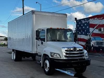 2019 Hino 268 26' - Box