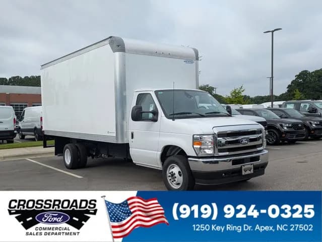 2027 Ford E-450 - Box