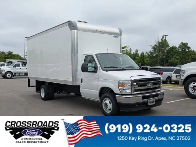 2027 Ford E-450 - Box