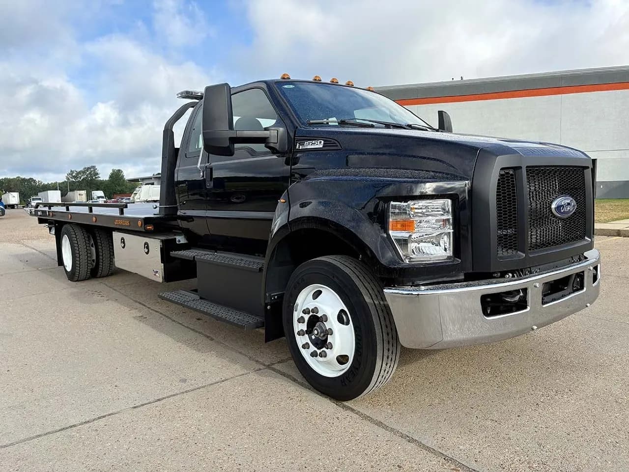 2024 Ford F-650 - Tow
