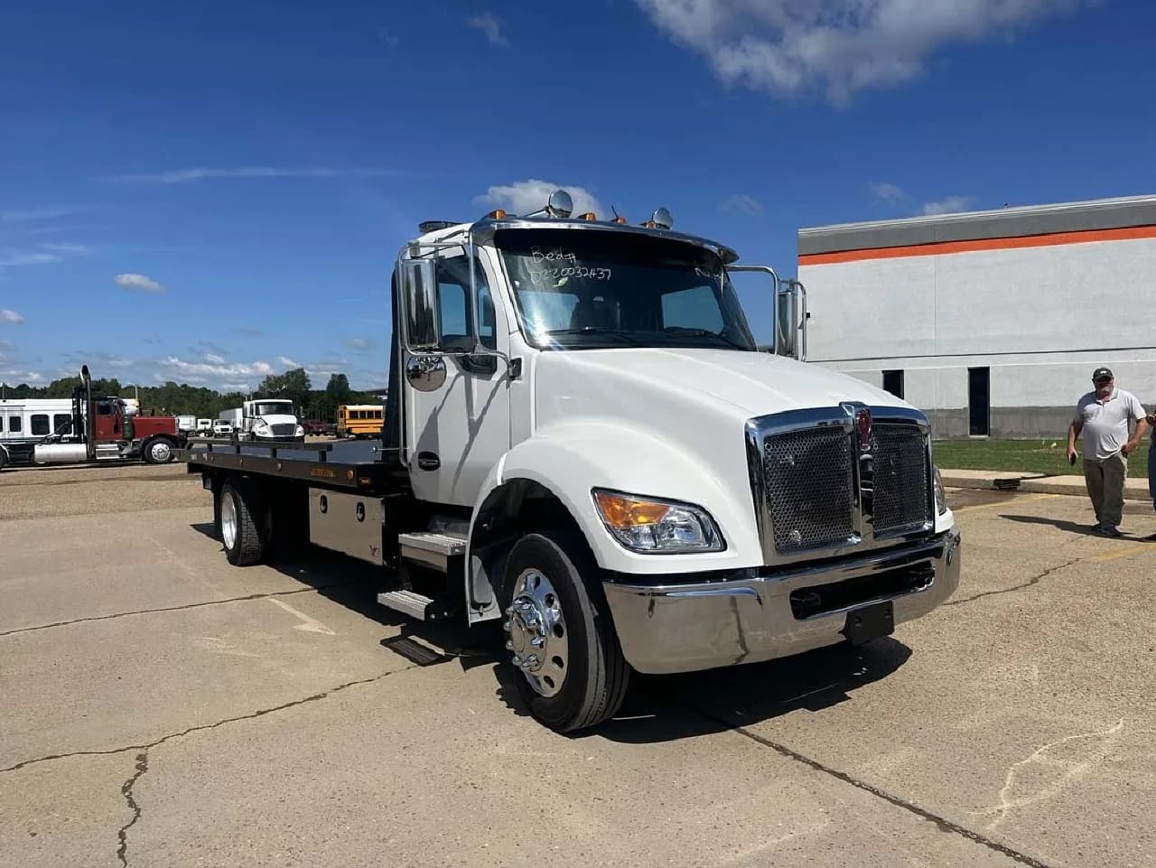 2025 Kenworth T280 - Tow