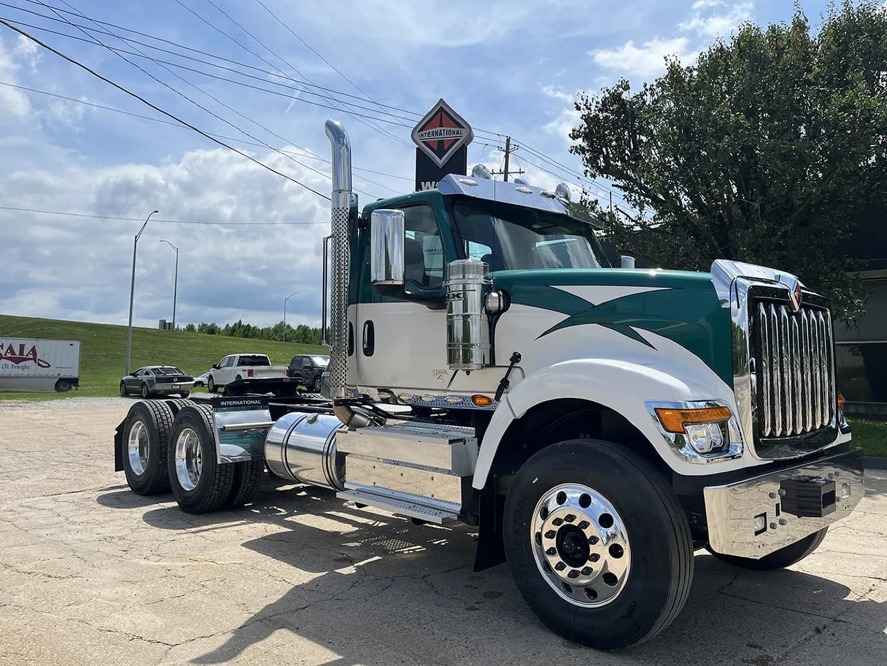 2027 International HX 520