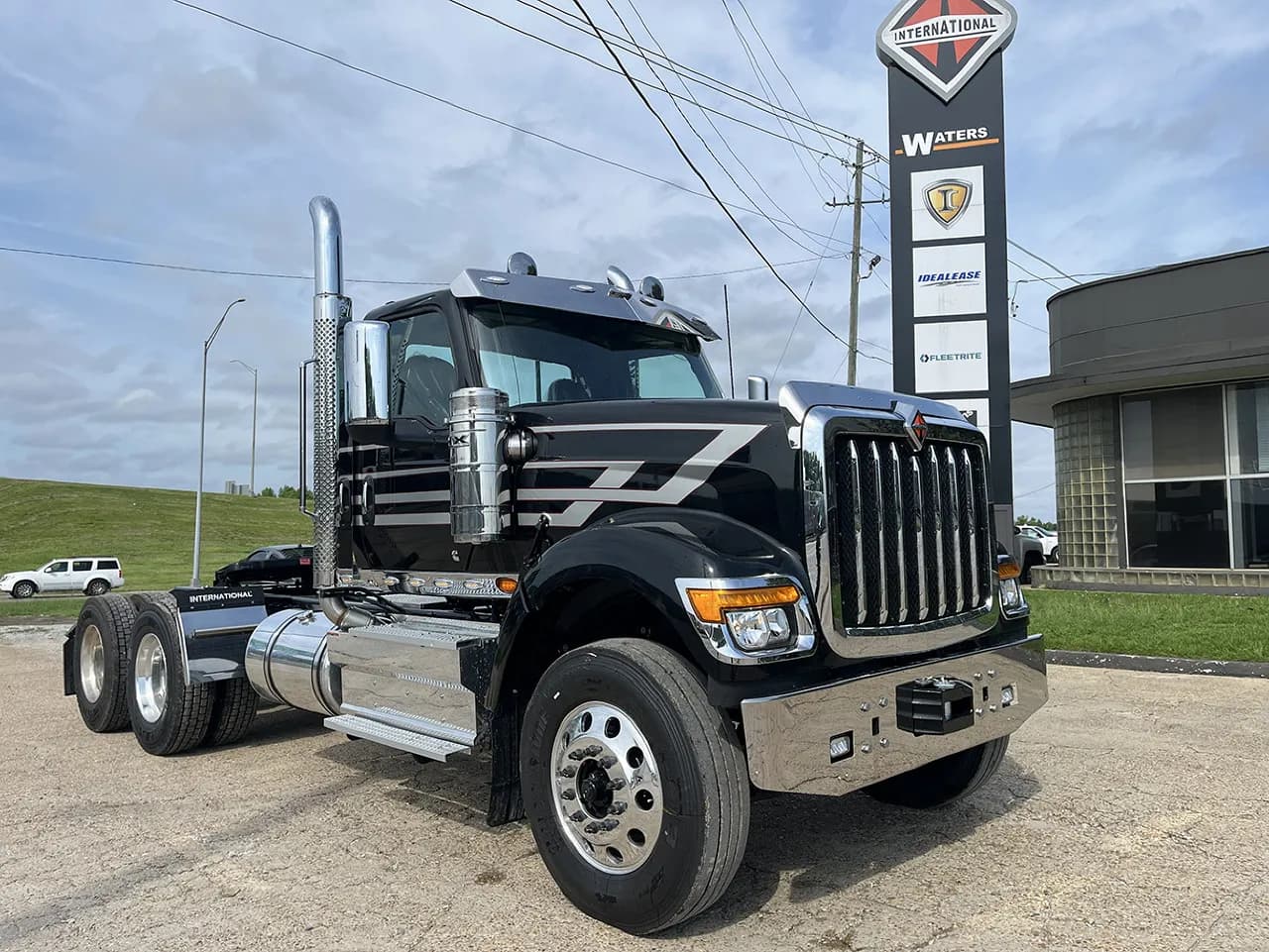 2027 International HX 520