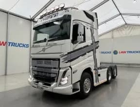 2021 VOLVO